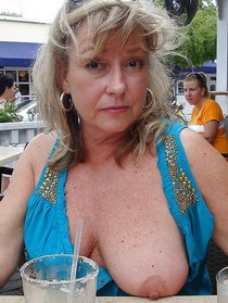 Mai Ly dildo sex outdoors