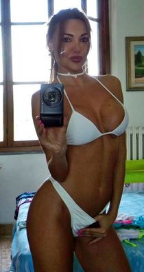 Amateur MILFs, Wives,